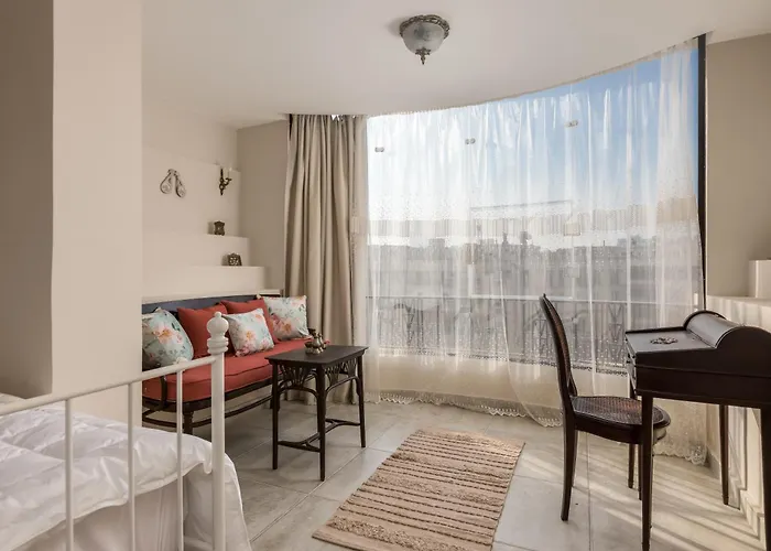 Sunny Vintage Haven Dual Balcony, Panoramic View