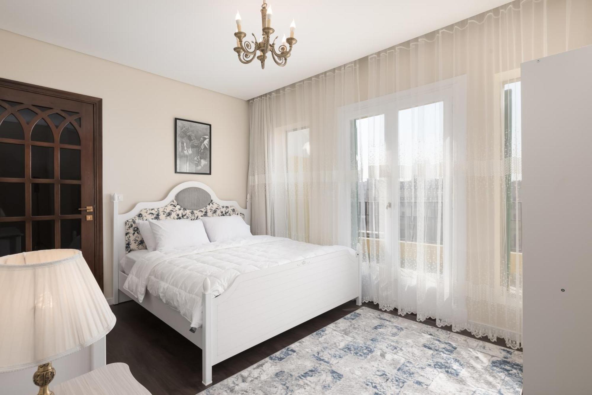Sunny Vintage Haven Dual Balcony, Panoramic View * Cairo