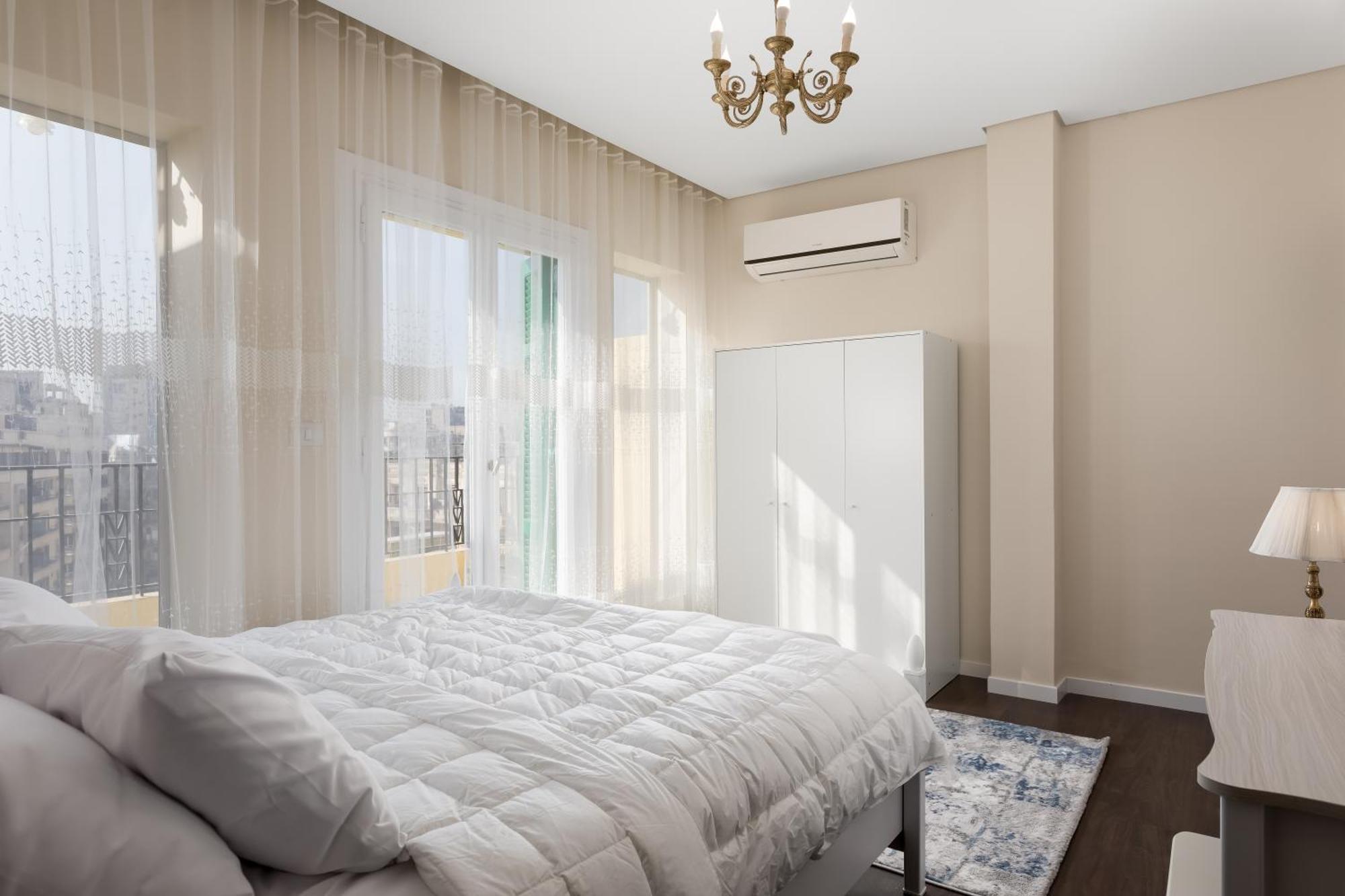 Sunny Vintage Haven Dual Balcony, Panoramic View *