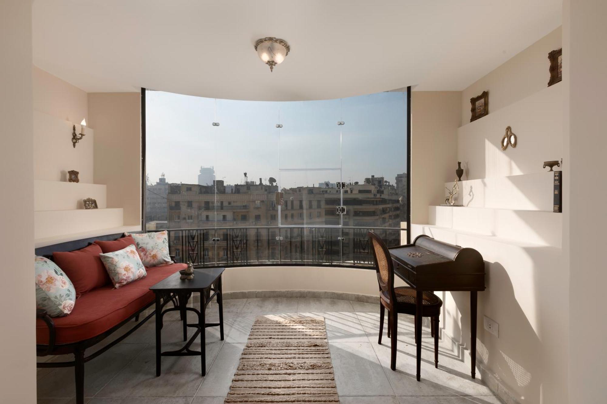 Apartment Sunny Vintage Haven Dual Balcony, Panoramic View *