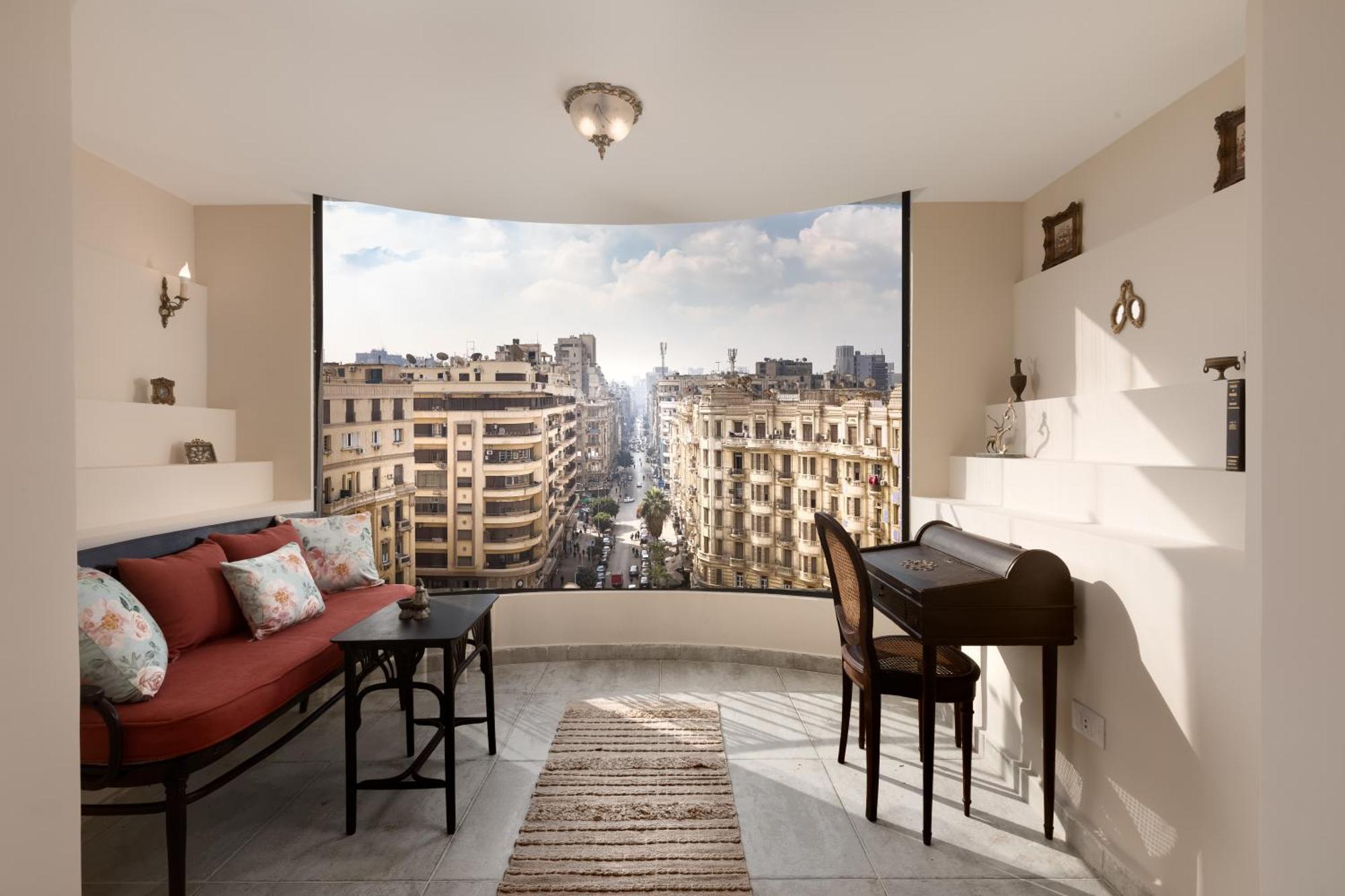 Sunny Vintage Haven Dual Balcony, Panoramic View